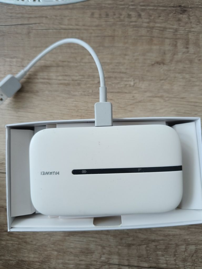 Huawei Mobile WiFi 3s – biały router/modem