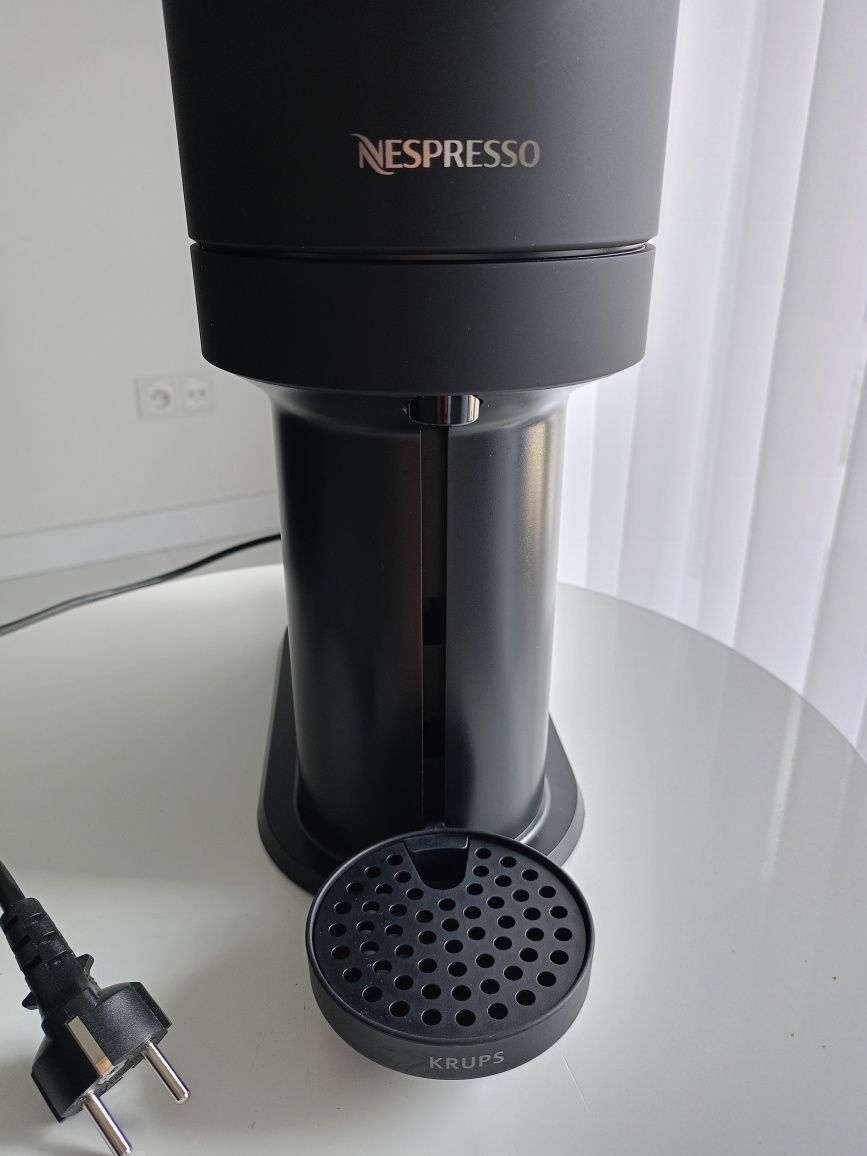 Ekspres Nespresso Vertuo Next