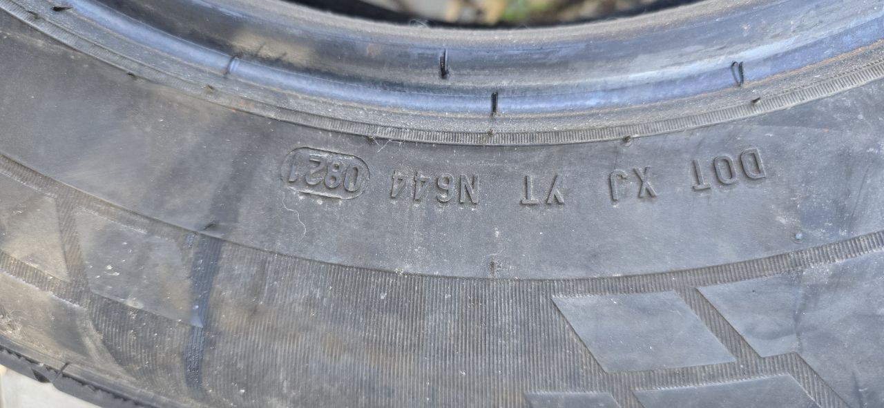 Продам резину Pirelli 205/70/15С новая по цене б/у