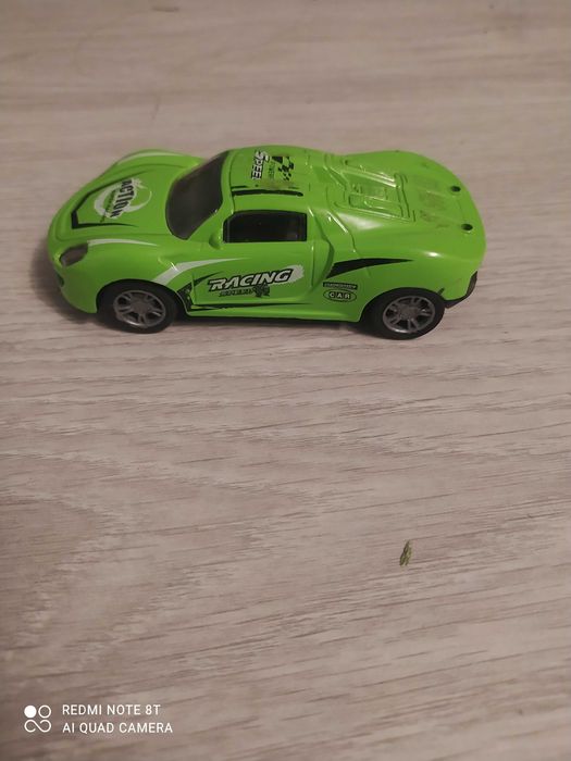 Sprzedam zielone autko dla dziecka