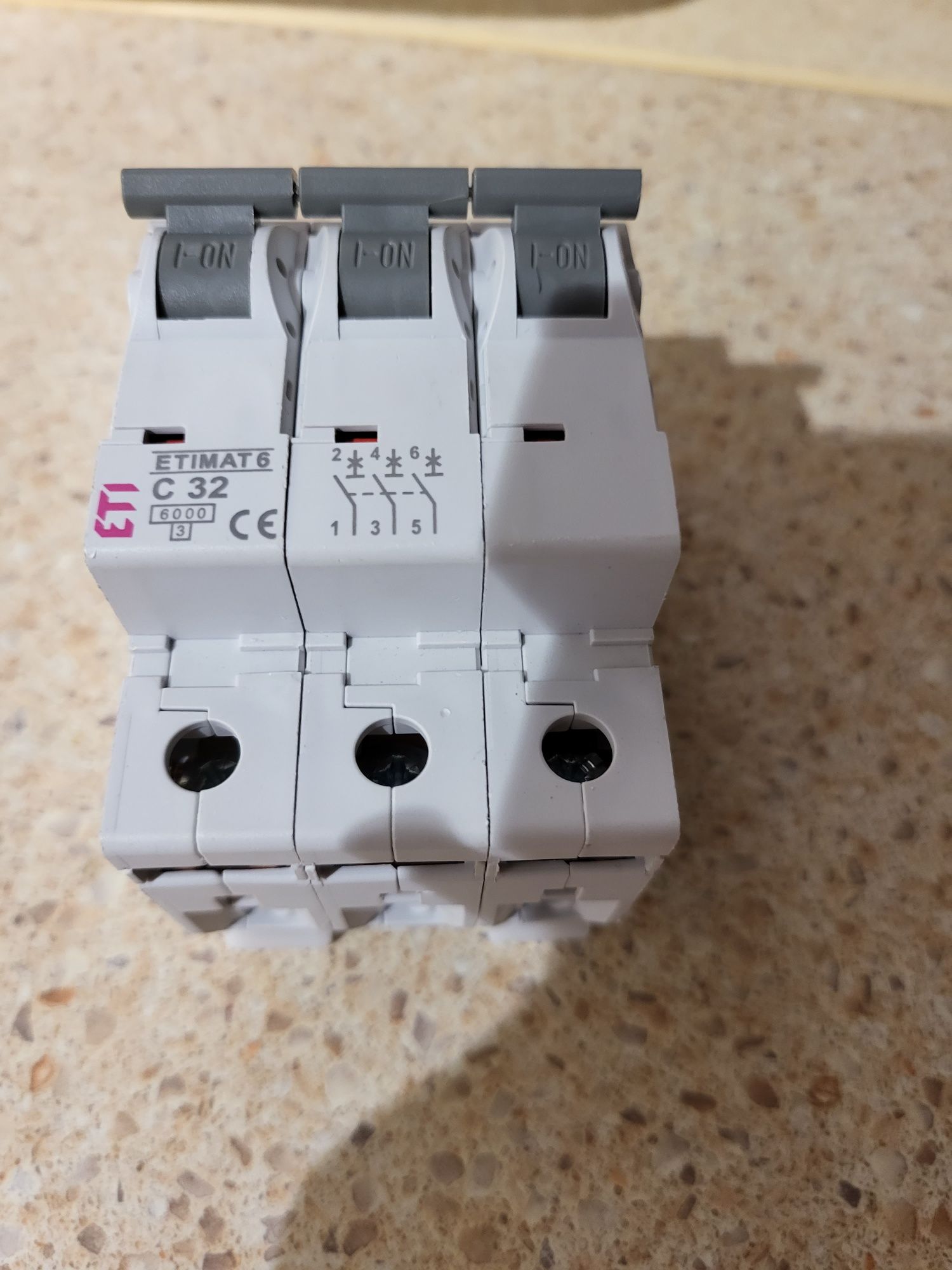 АВТОМАТ ETIMAT 6 3p C 32А (6 kA) ETI 2145519