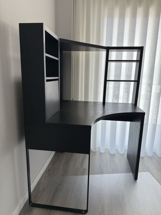 Secretária de canto (IKEA)