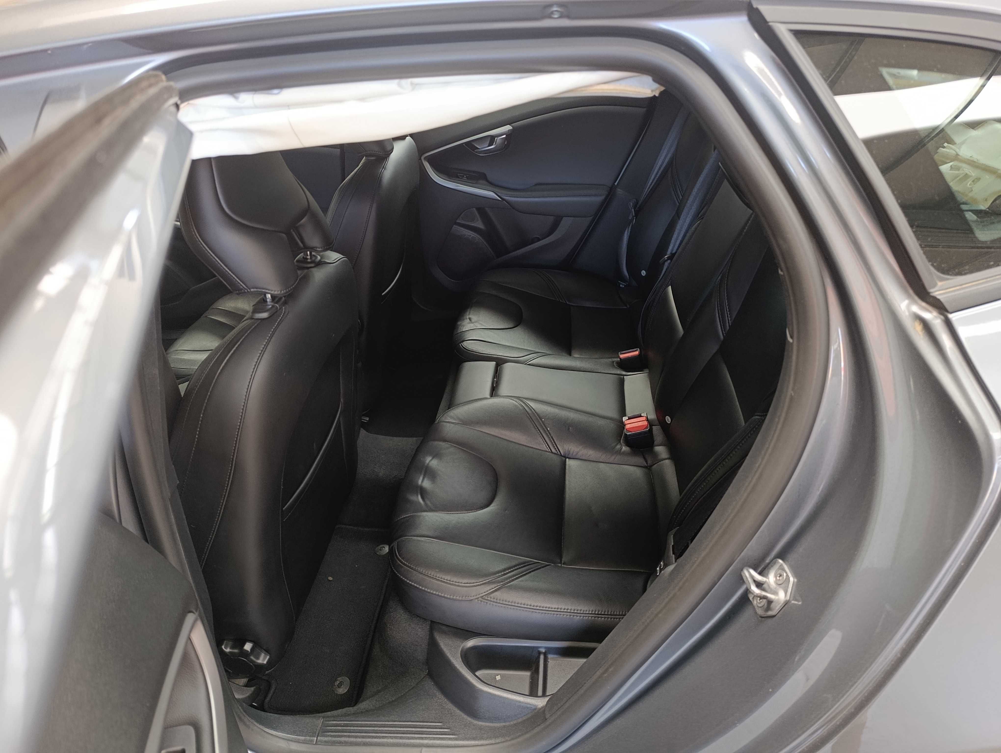 VOLVO V40 2.0 D3 - CX. AUTO