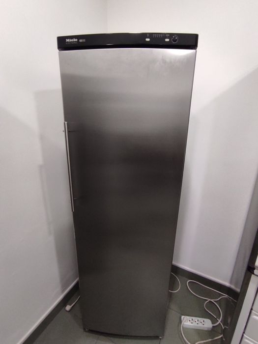 Холодильник і морозильна камера Miele