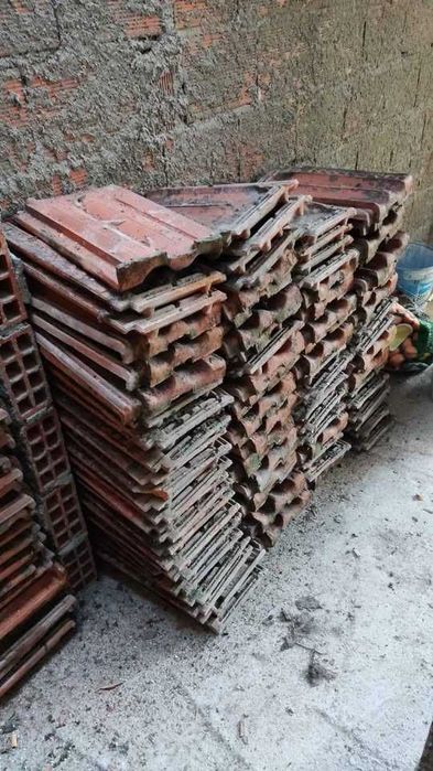 Telhas Usadas - Cerâmica Passadouro