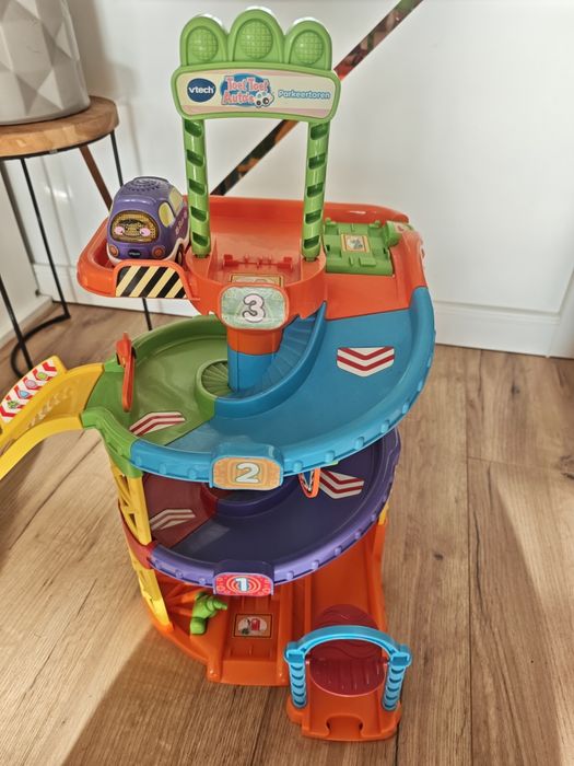 Wieża parkingowa vtech tut tut autka