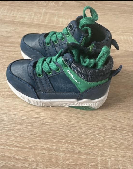 Granatowe adidasy r.26 Bekkin