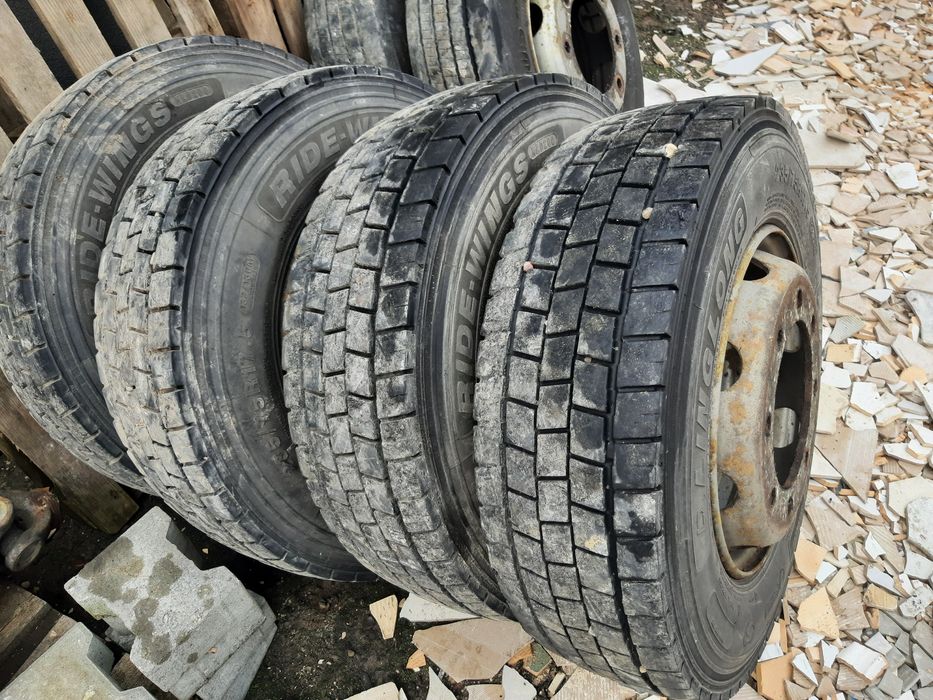 Opony 235/75/17,5