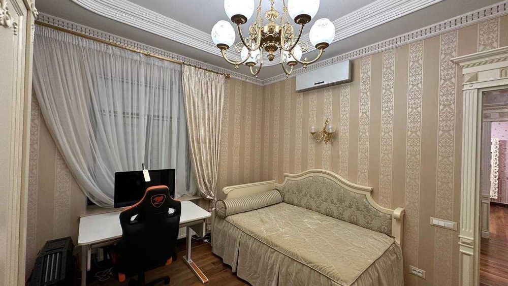 Дом с ремонтом на Фонтане. Львовская. 10 соток