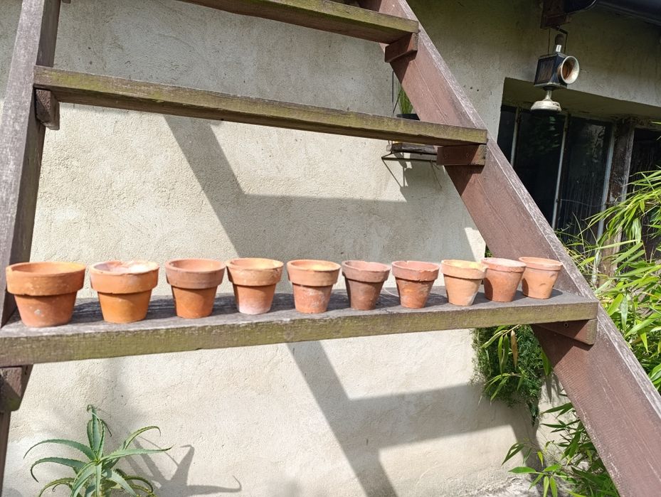 Malutkie stare doniczki 10 szt