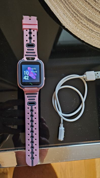 Smartwatch dziecięcy różowy GPS SIM aparat – sprawny