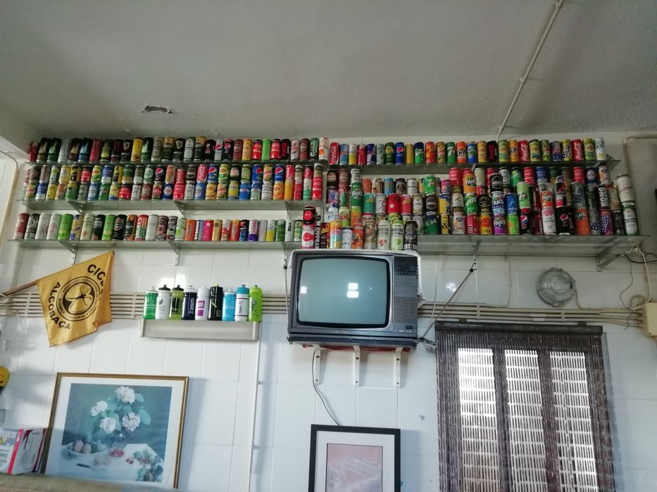 Bonita Colecção Latas De Bebidas  Vários Países Cerveja Sumos e Outras