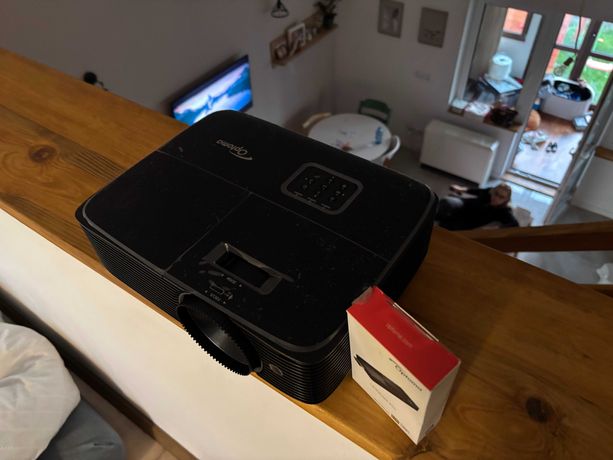 Projektor Optoma + ekran + Uhd cast