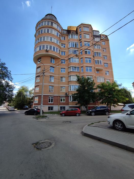Продам велику, простору 4 - кімнатну квартиру в новобудові!