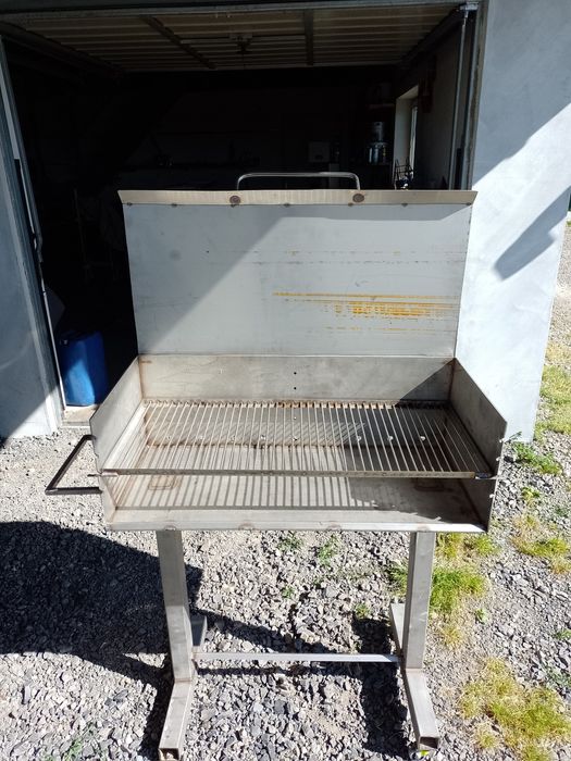 Grill nierdzewny