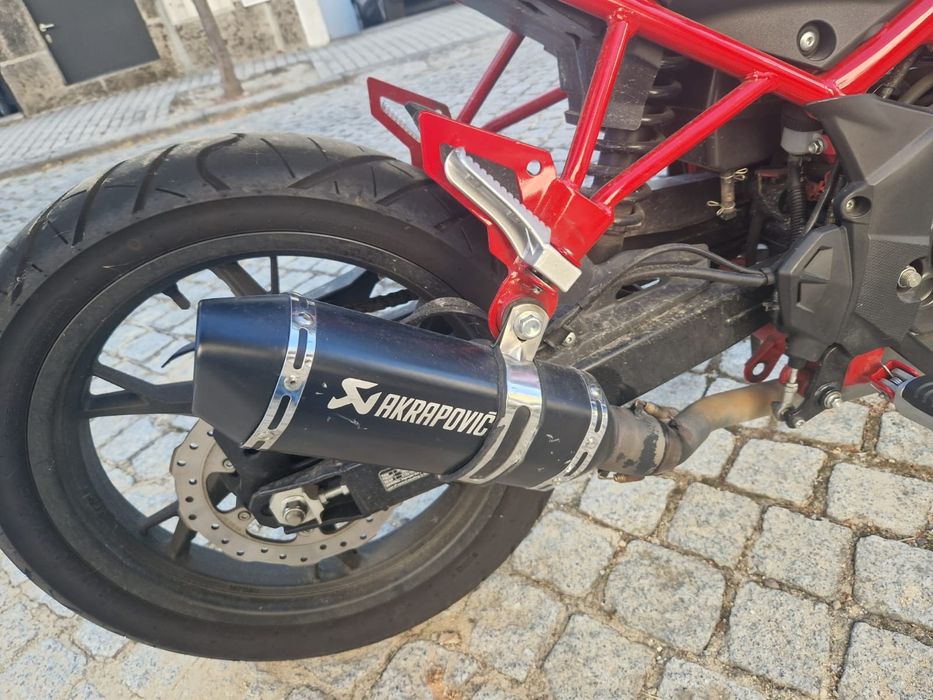 Mota Benelli TNT 125