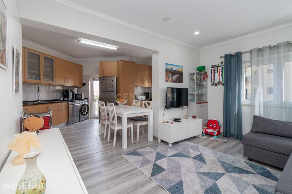 T2 Remodelado Amora com Garagem BOX (RESERVADO)