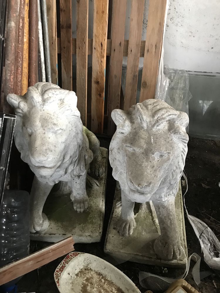 Estatuas leoes grandes em bom estado