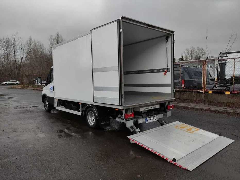 Wynajem busa Iveco Daily Chłodnia/Izoterma/WINDA/Dostawczy/paleciak
