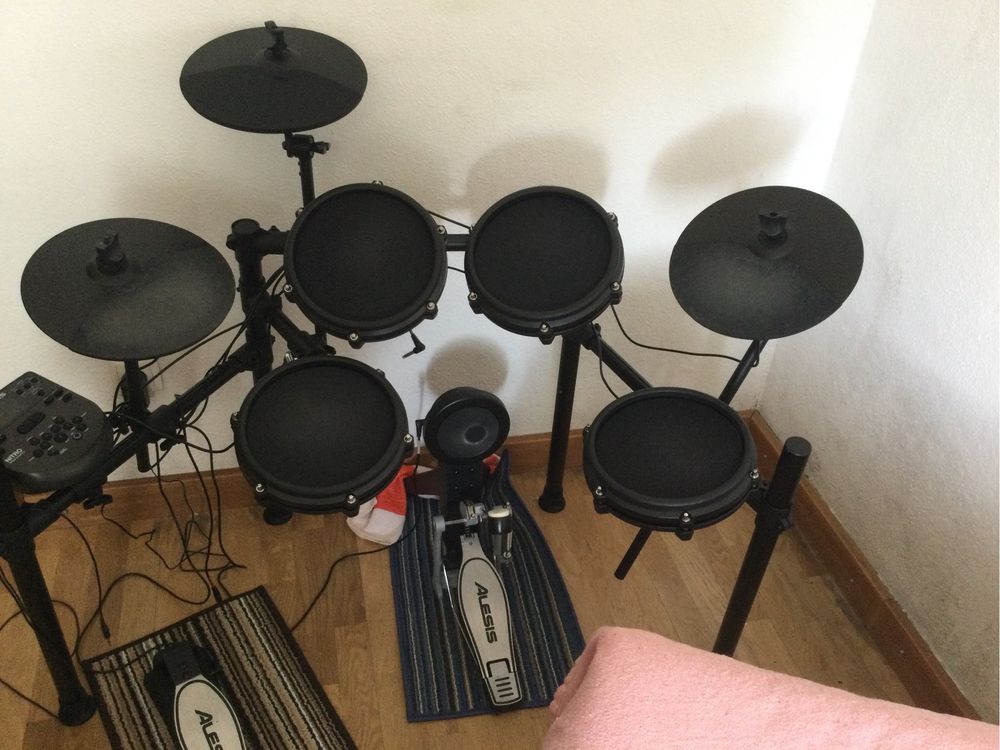 Bateria Eletrónica Alesis Nitro Mesh Kit