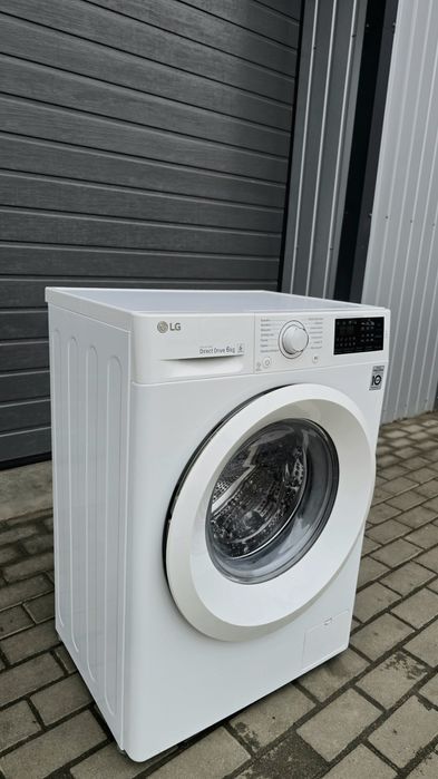 Продам ВУЗЬКУ  пральну машинку LG 812PWGNK5751 на  6 кг 1000 об/хв  бу