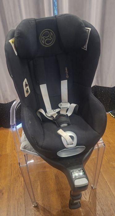 Fotelik Cybex Sirona Z i-size z bazą obrotową Cybex Base Z i-size baby
