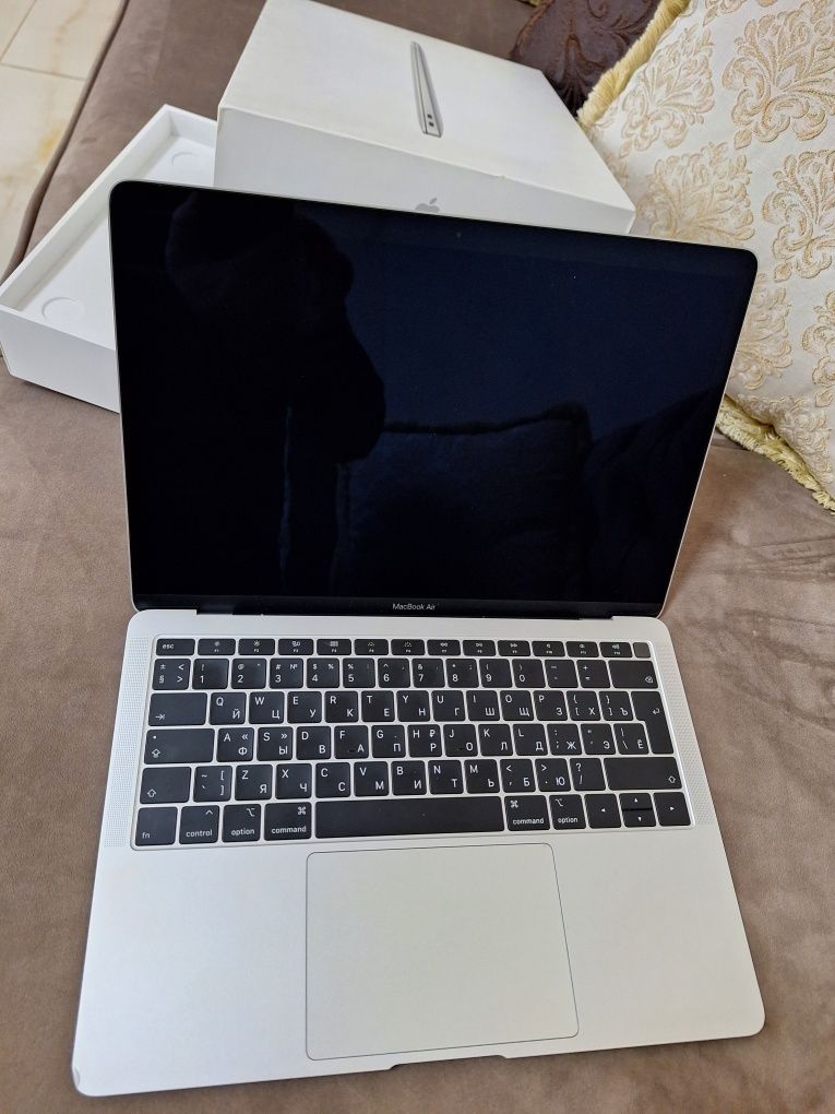 Макбук Air a1932 2019 Silver Core i5