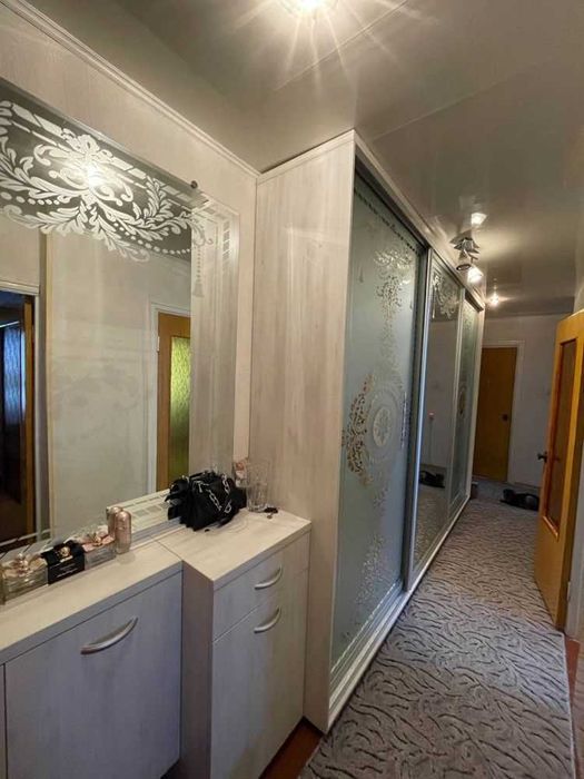 3к квартира по Дослідній, 61 м2, 10/10 поверх, є тех поверх, цегла!