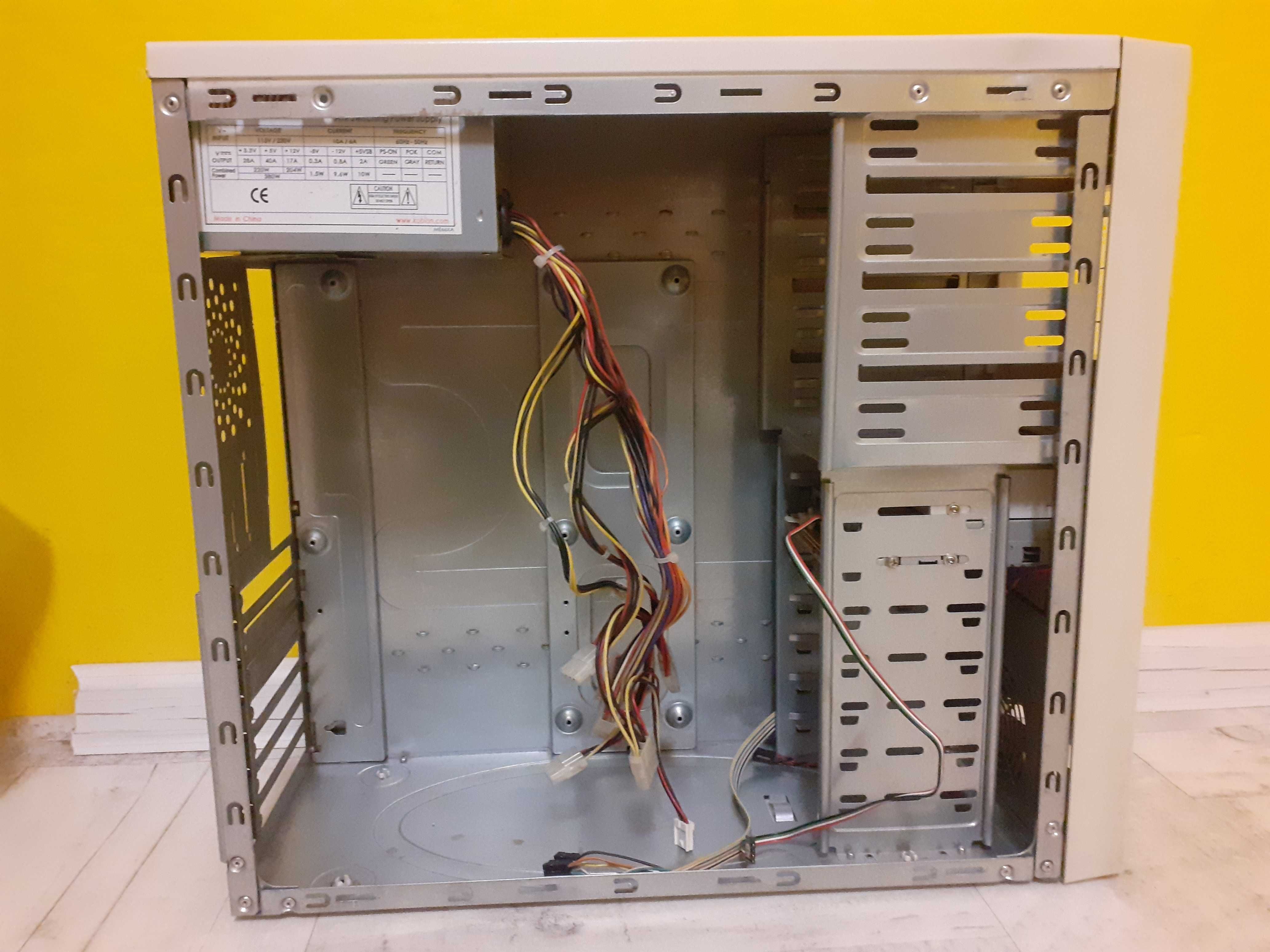 Retro obudowa ATX Athlon 64 400W czytnik SD