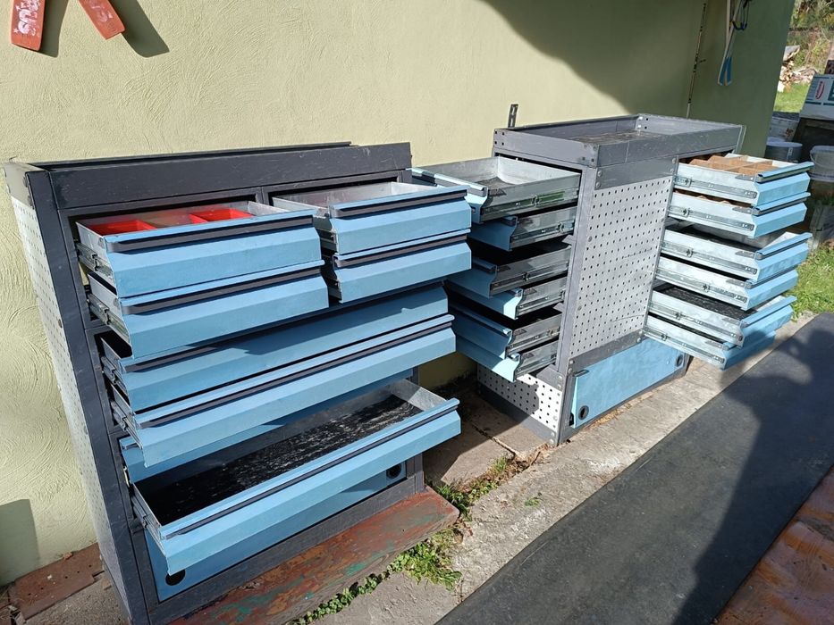 Zabudowa serwisowa szafki do busa