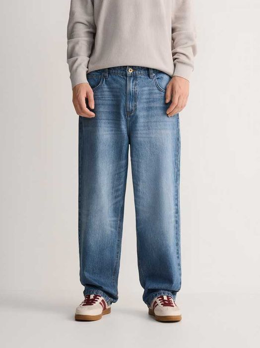 RESERVED Jeansy loose z efektem sprania rozm 34