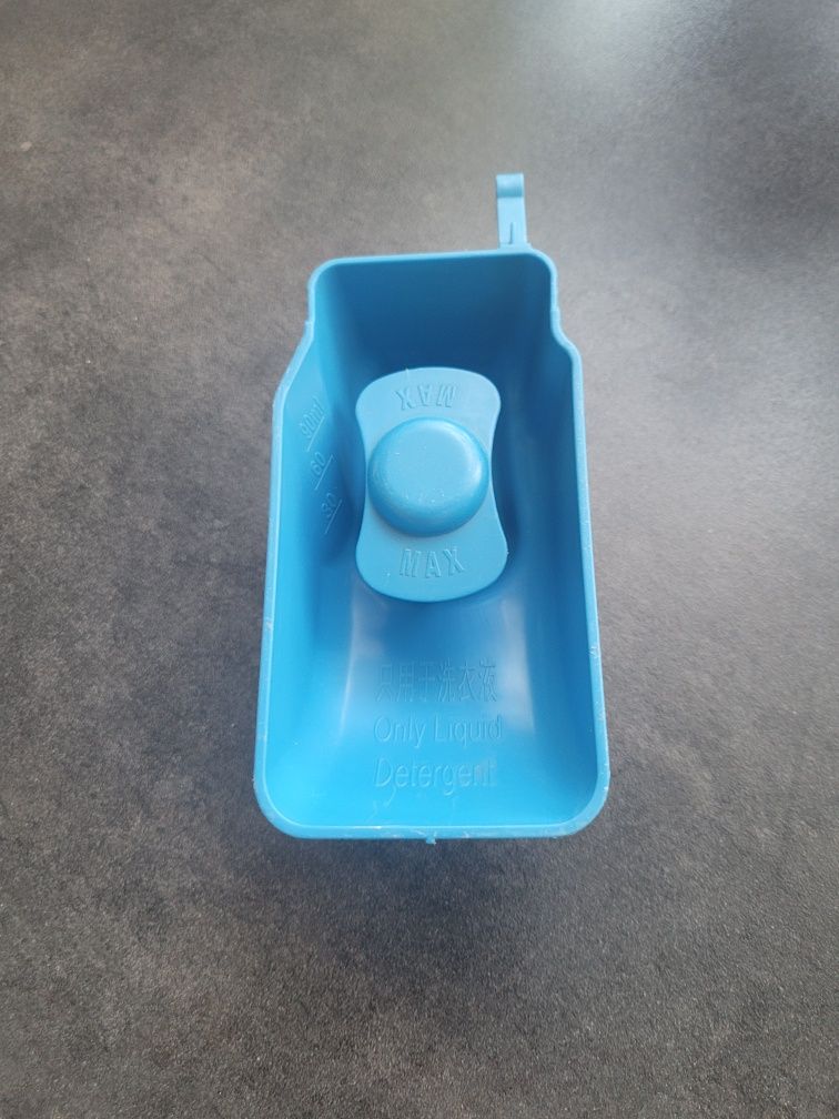 Pojemnik na płynny detergent do pralki