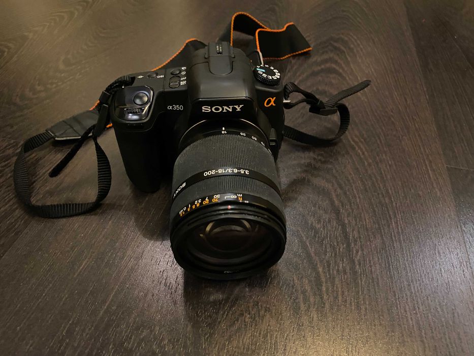 Продам фотокамеру Sony α DSLR-A350+об'єктив DT11–18mm F4.5–5.6 SAL1118