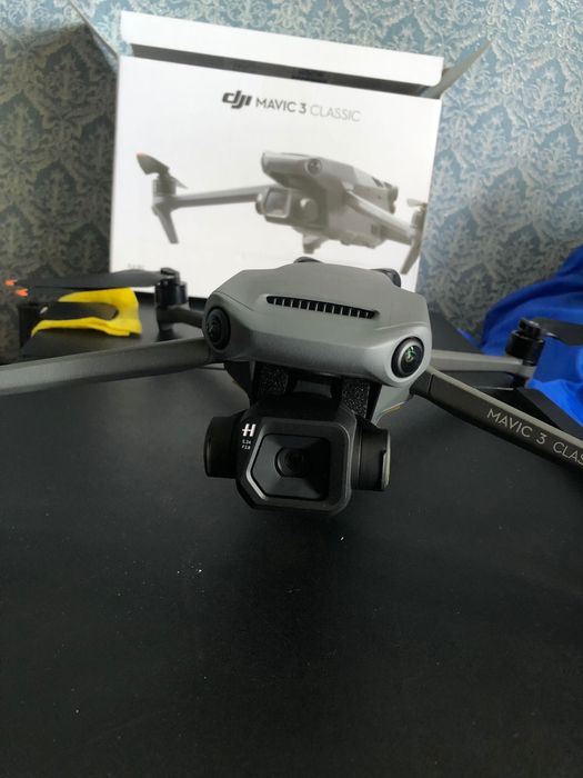 Квадрокоптер DJI Mavic 3 Classic (RC remote)
