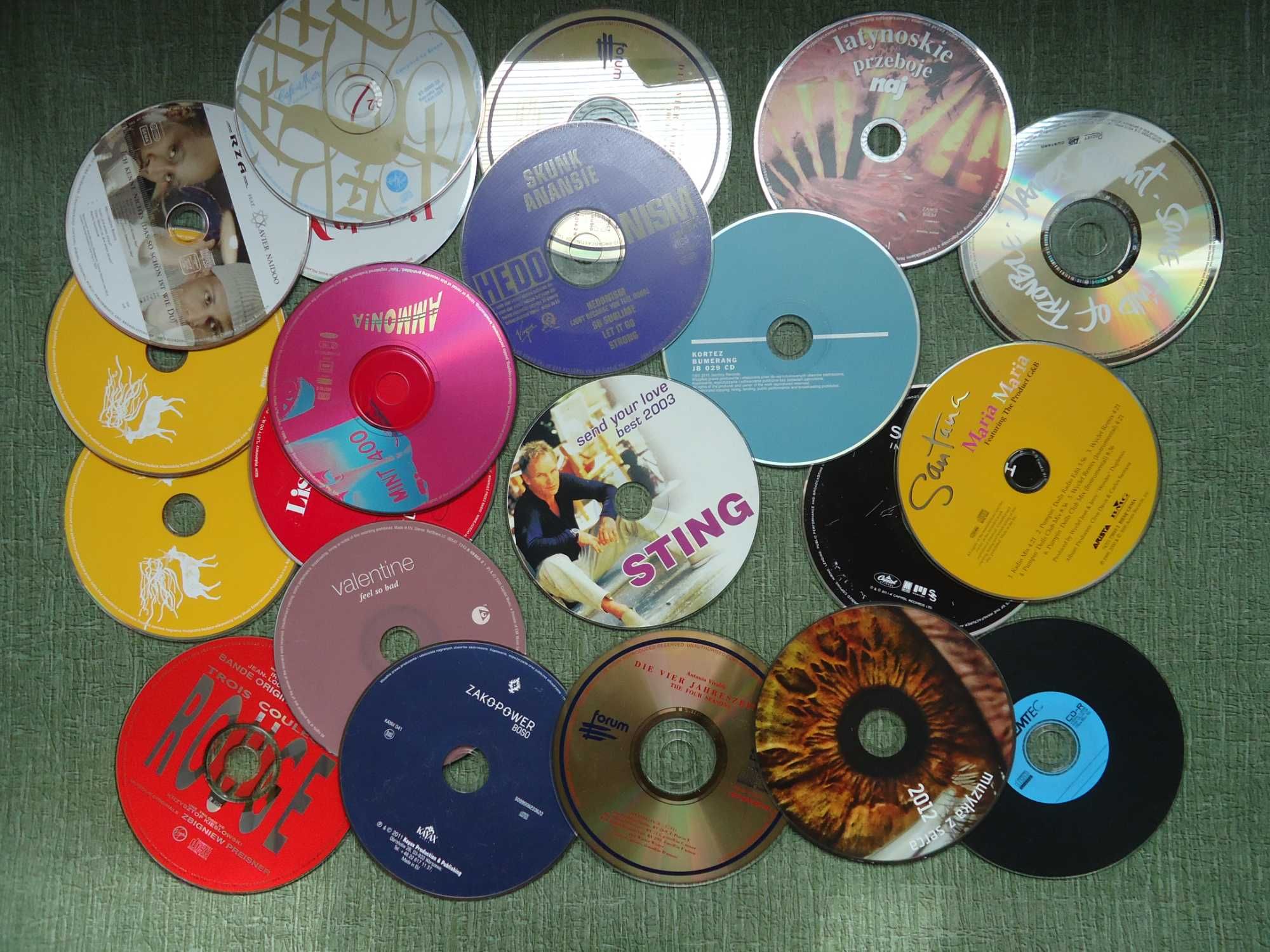 CD pakiet 20 ++ płyt CD widocznych na zdjęciu. 
Zadowalający