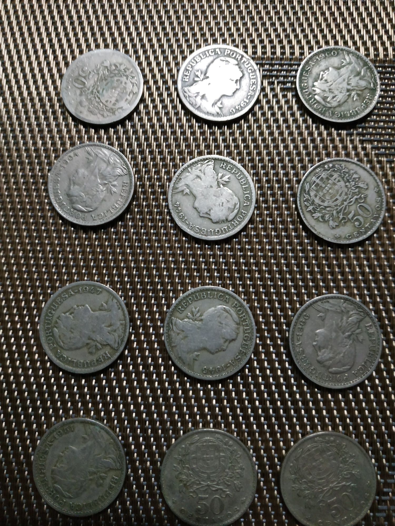 Moedas de 50 centavos antigas