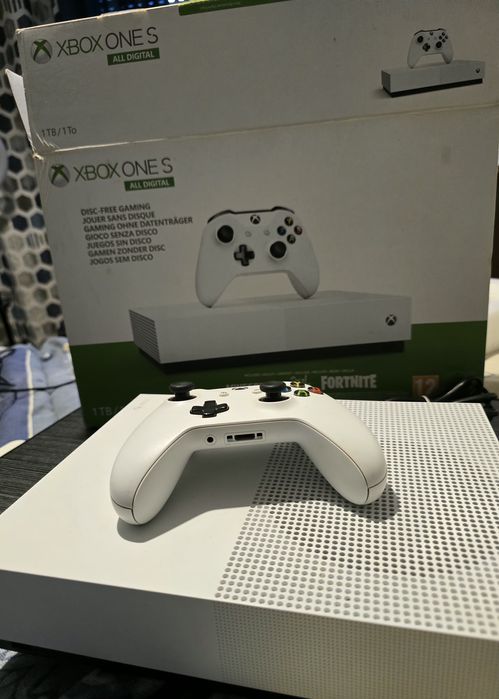 Vendo Xbox One S