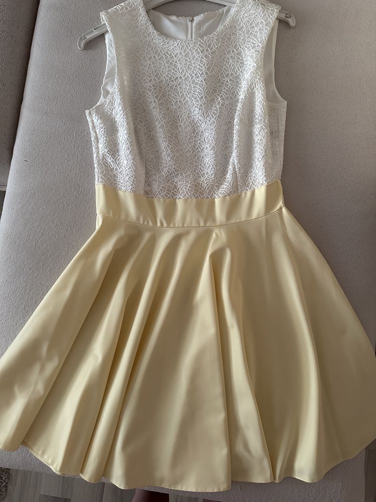 Сукня на випуск/весілля