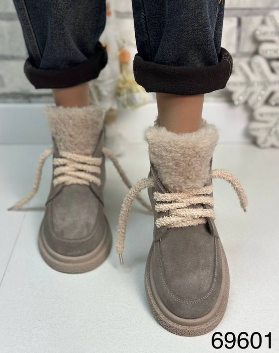 Жіночі шкіряні зимові черевики в кольорах