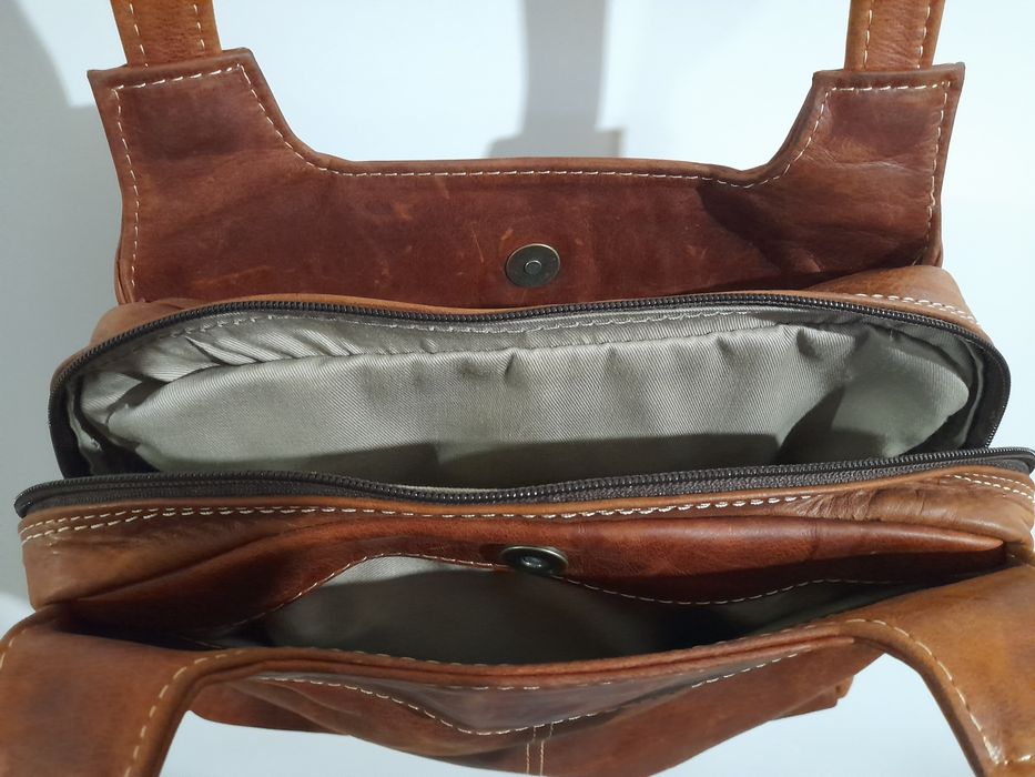 Жіноча шкіряна сумка хобо тоут Der Lederhandler Німеччина