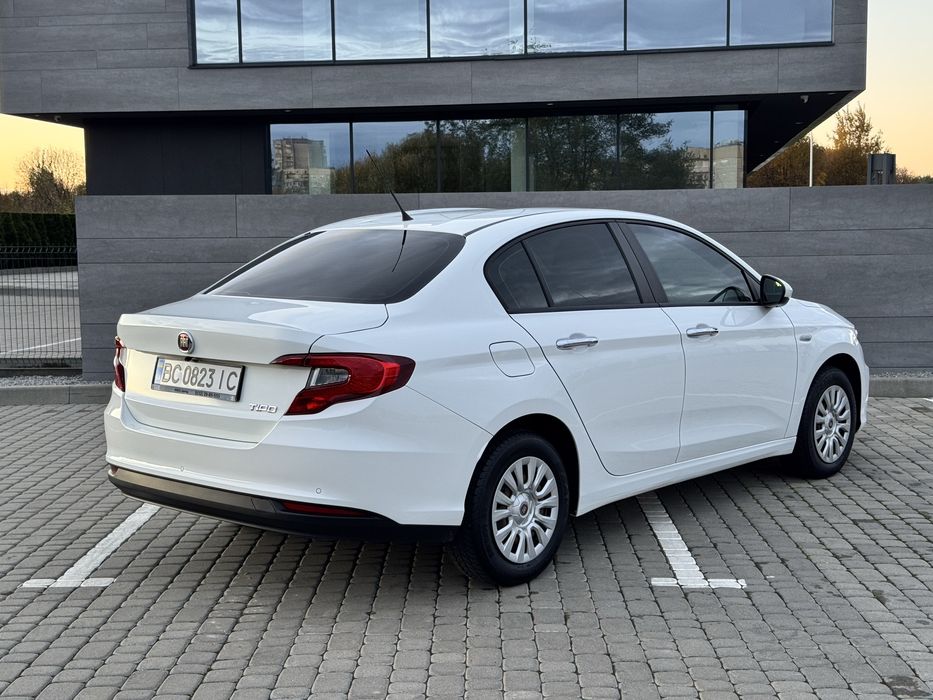 Fiat Tipo 2019 року.