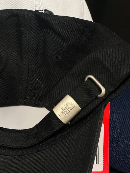 Кепки від бренду The North Face