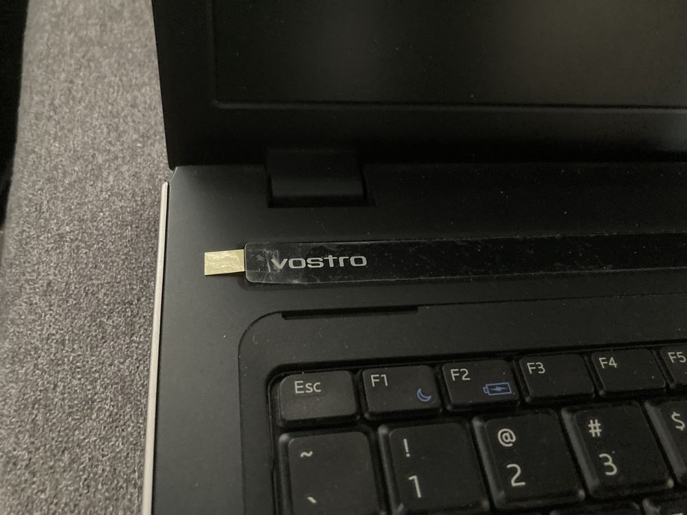 Praktycznie Nowy laptop dell vostro 3700 17 cali i7