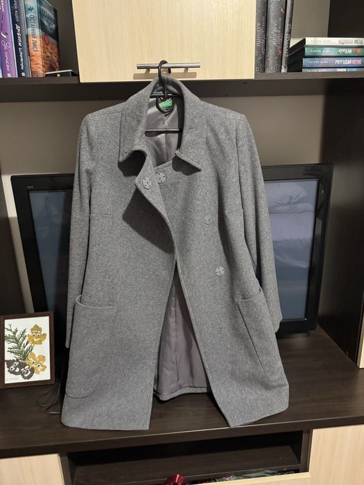 вовняне пальто сіре