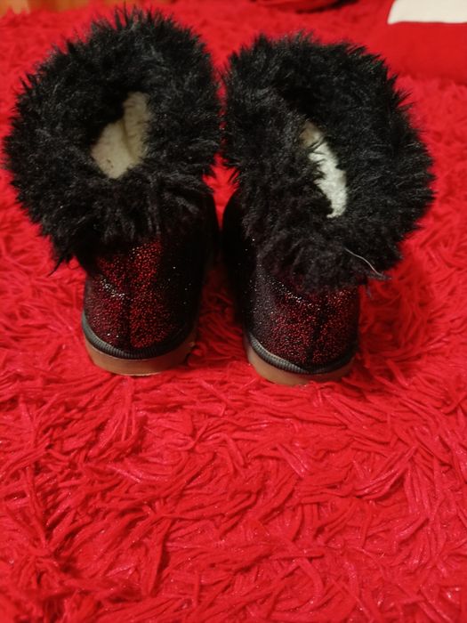 Zimowe buciki dla dziewczynki