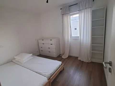 Quarto para alugar num T2 a distância a pé do Campo Grande