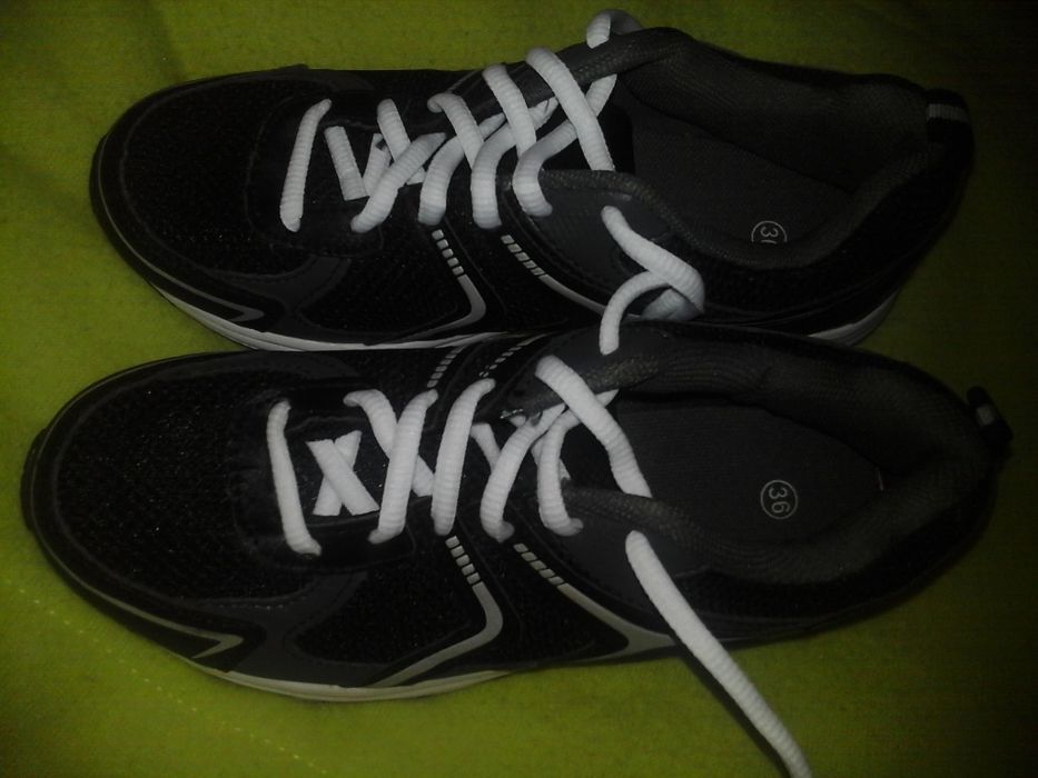 Ténis novos tamanho 36