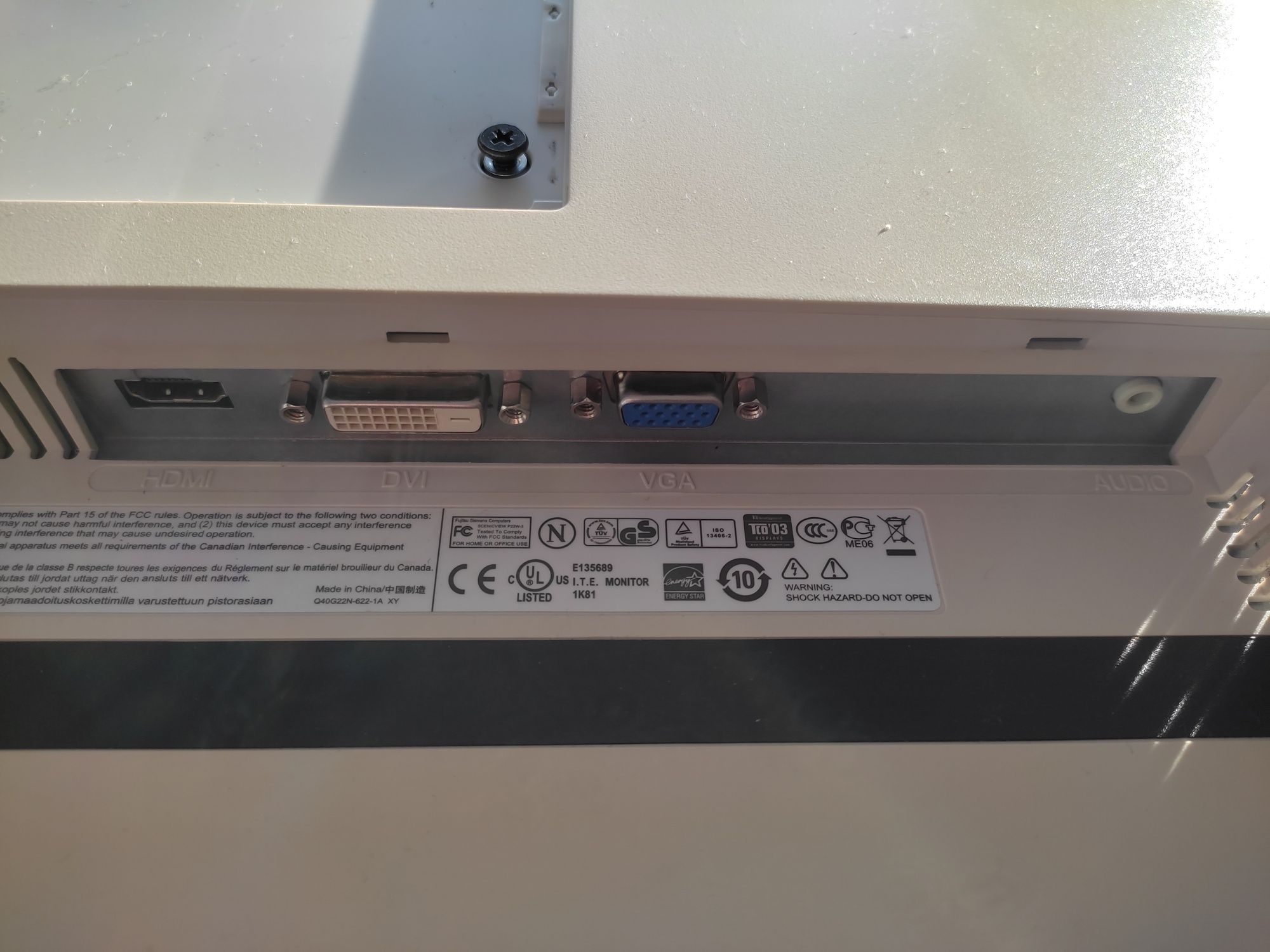 Fujitsu ScenicView P22W-3 | 22” монітор | HDMI | Pivot | вбуд. колонки