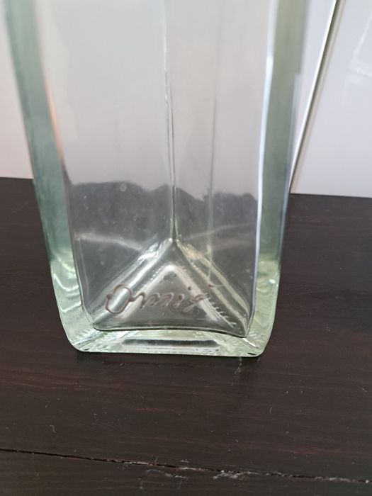 Ozdobne butelki szklane wazony