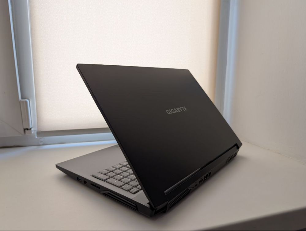 Игровой ноутбук Gigabyte G5 KC Core i5-10500H/16/512/3060
